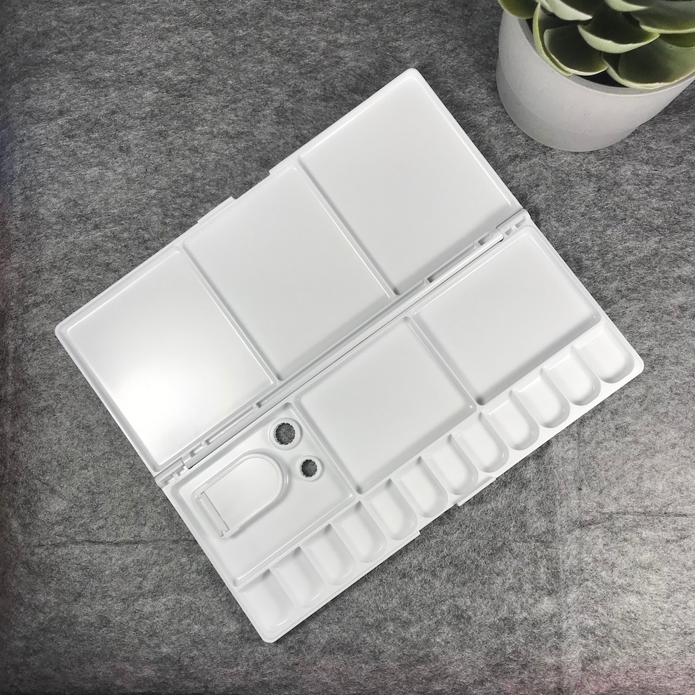 Loew Cornell Plastic Watercolor Folding Palette